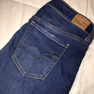 BARELY WORN AMERICAN EAGLE JEANS